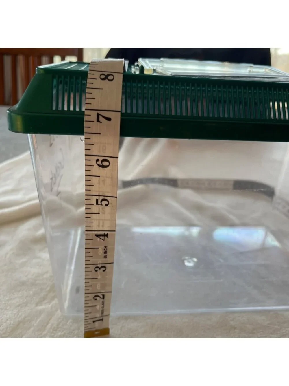 Lg Reptile & Insect Habitat Carrier W/ Lid & Handle - Green Ventilated Top C55